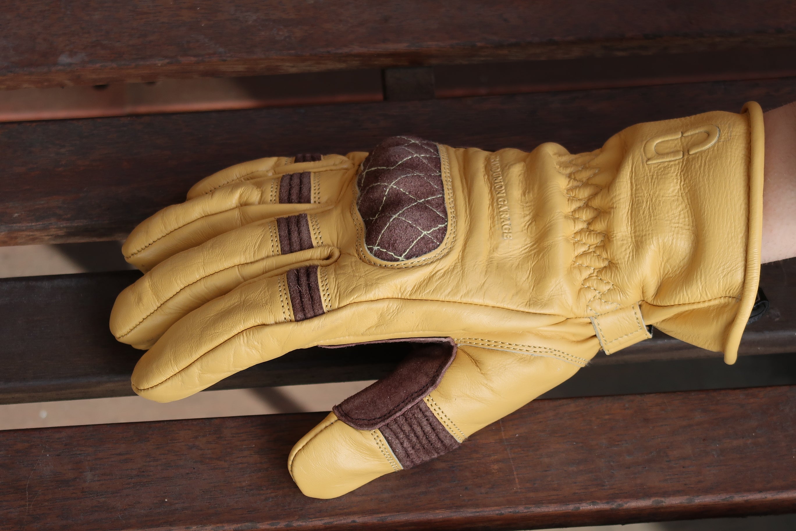 On Any Sunday Gloves - Tan / Brown
